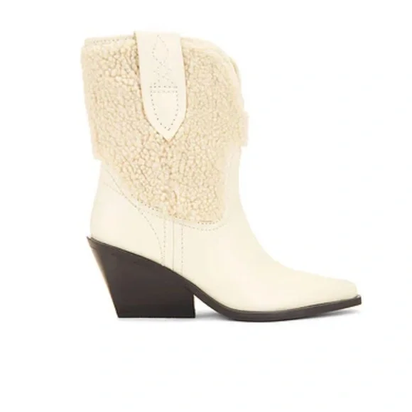 Women's Natural Pitchfork Point
Leather & Shearling Boot
Free People
ARCTIC FOX - Picture 4 of 7